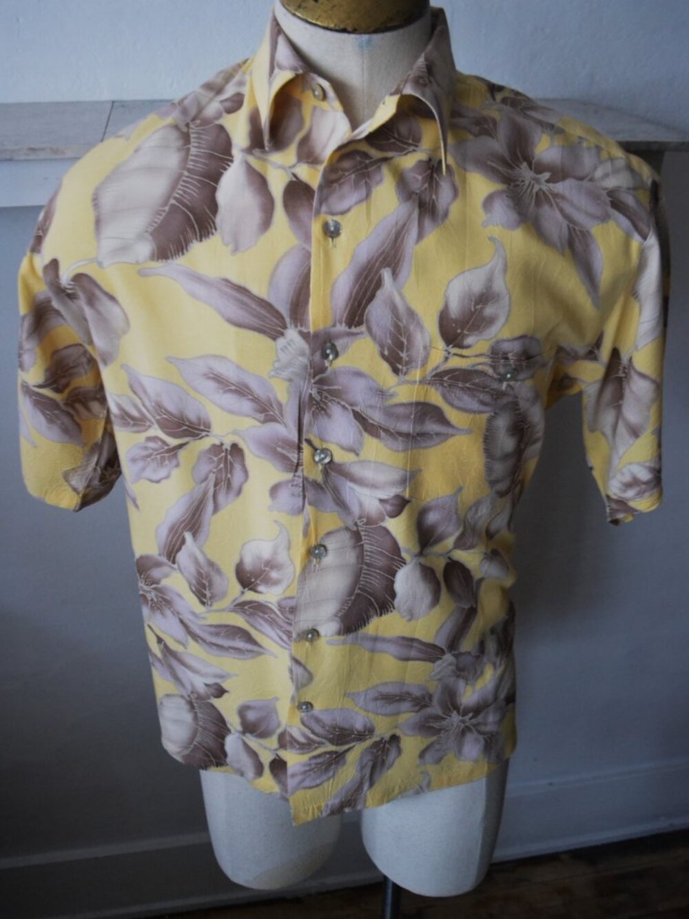 Genuine Hawaiian Shirt/ Tori Richard Honolulu/ Vintage Rayon Floral Print/ Size